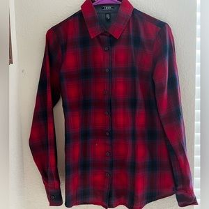 IZOD womens red/blue plaid fitted button up shirt
